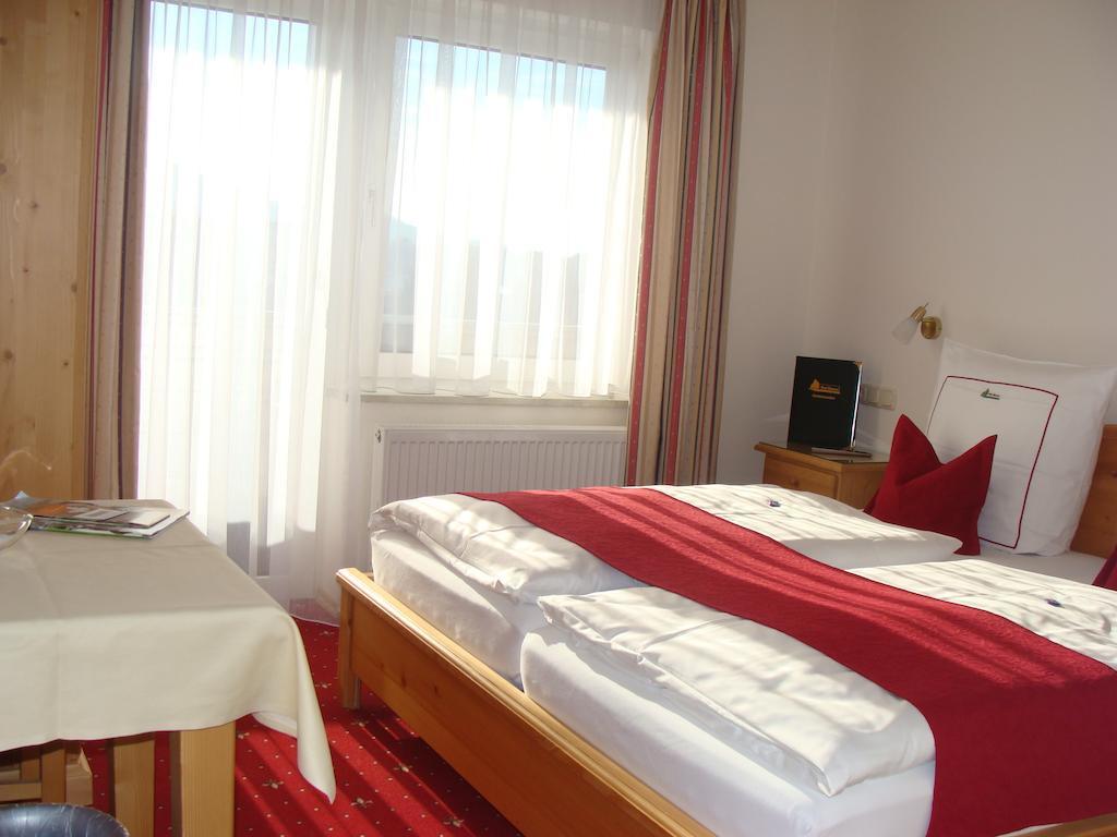 Drei Tannen Hotel โบเดนไมส์ ภายนอก รูปภาพ